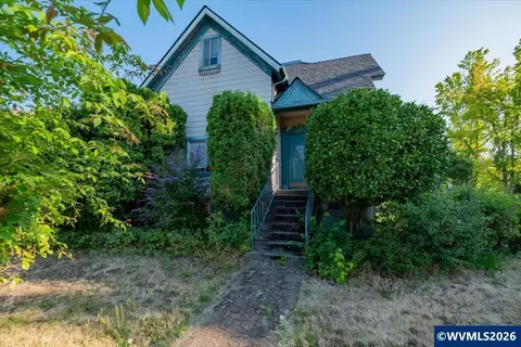 1489 Court St NE, Salem, OR 97301