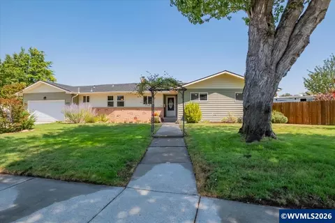 4620 Shoreline Dr N, Keizer, OR 97303