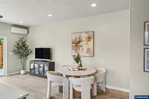 Dining - 1122 Barbara Ave NE, Keizer, OR 97303 photo 1 of 1