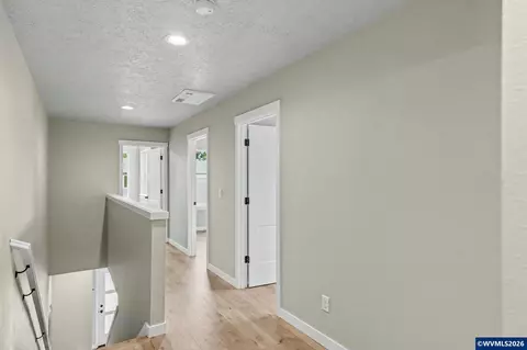 Entry Way - 1122 Barbara Ave NE, Keizer, OR 97303 photo 6 of 6