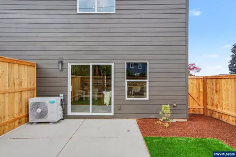 Exterior - 1122 Barbara Ave NE, Keizer, OR 97303 photo 8 of 9