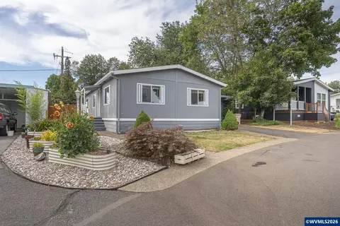 631 Ellendale Ave #207, Dallas, OR 97338
