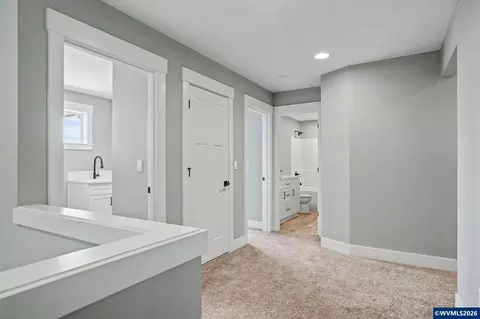 Entry Way - 433 Grant St, Silverton, OR 97381 photo 6 of 6