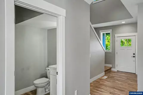 Entry Way - 433 Grant St, Silverton, OR 97381 photo 4 of 6