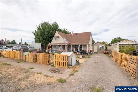 299 Gilbert St, Lebanon, OR 97355