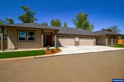 257 NW Douglas St, Dallas, OR 97338
