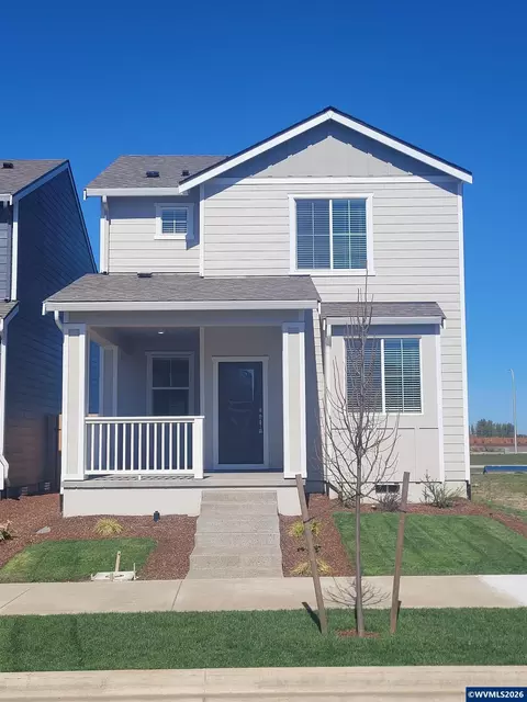 1111 Parkside Ave, Woodburn, OR 97071