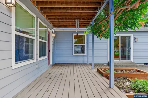 Exterior - 744 Cessna St, Independence, OR 97351 photo 6 of 11