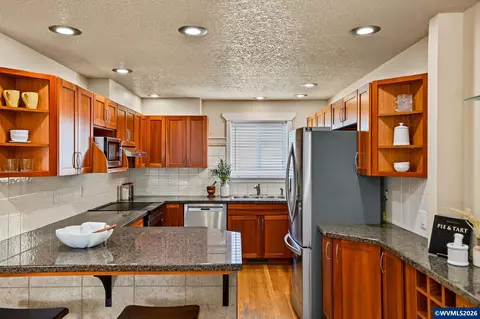 Kitchen - 744 Cessna St, Independence, OR 97351 photo 2 of 4
