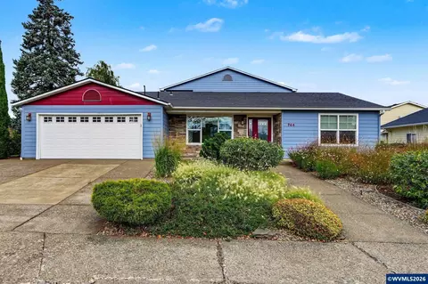 744 Cessna St, Independence, OR 97351