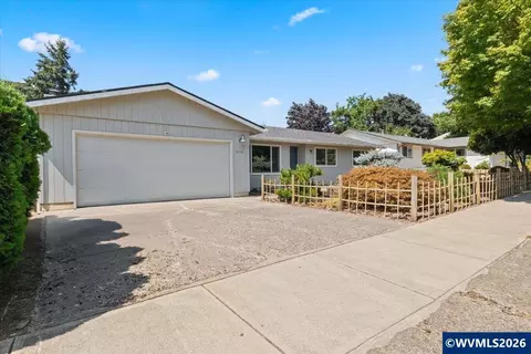 5455 Hickory Hill Dr SE, Salem, OR 97306