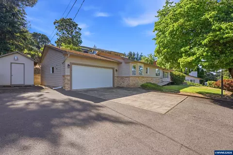 429 Stoneway Dr NW, Salem, OR 97304
