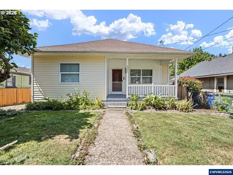 321 N 8th St, Cottage Grove, OR 97424