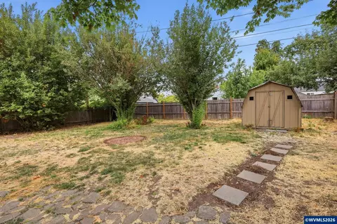Exterior - 485 21st St, Springfield, OR 97477 photo 3 of 10