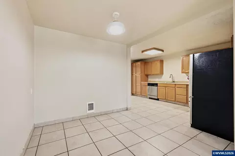 Dining - 485 21st St, Springfield, OR 97477 photo 1 of 1