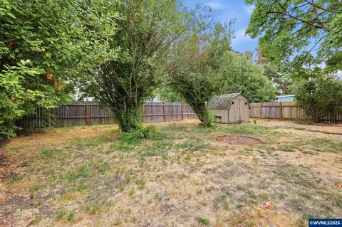 Exterior - 485 21st St, Springfield, OR 97477 photo 8 of 10