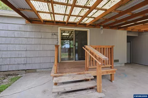Exterior - 485 21st St, Springfield, OR 97477 photo 2 of 10