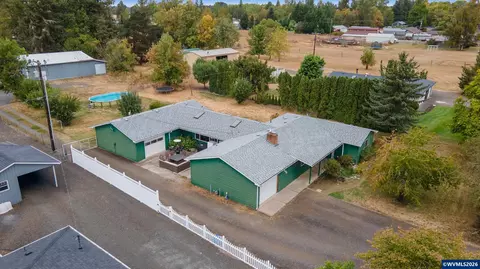 880 Hillview Dr, Lebanon, OR 97355