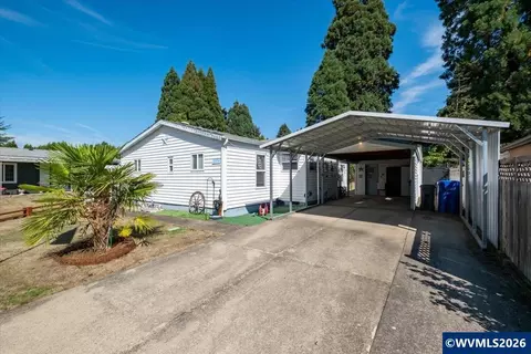 2374 Greentree Ct NE, Salem, OR 97305