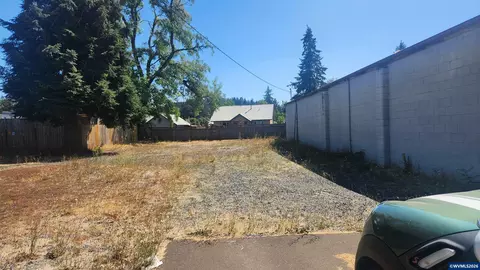2123 Main St, Sweet Home, OR 97386