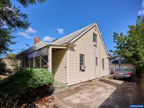 1145 Columbia St NE, Salem, OR 97301