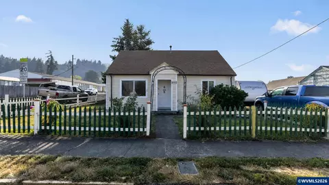 500 7th St, Sweet Home, OR 97386
