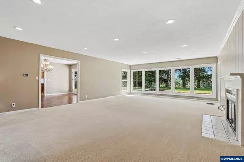 Living - 4135 Rivercrest Dr N, Keizer, OR 97303 photo 3 of 7