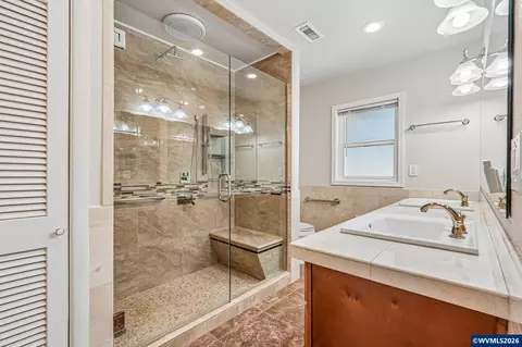 Bath - 4135 Rivercrest Dr N, Keizer, OR 97303 photo 2 of 3
