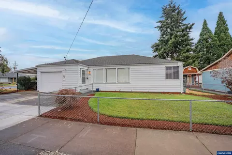 599 E St, Lebanon, OR 97355