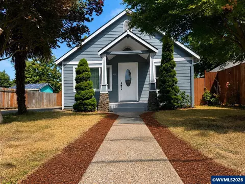 421 Stark St, Woodburn, OR 97071