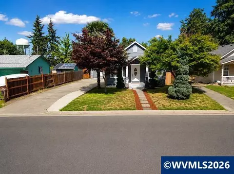 421 Stark St, Woodburn, OR 97071
