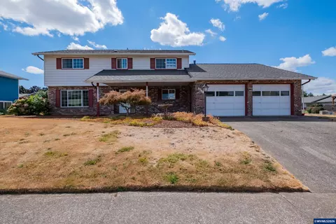 4748 Sesame St NE, Salem, OR 97305