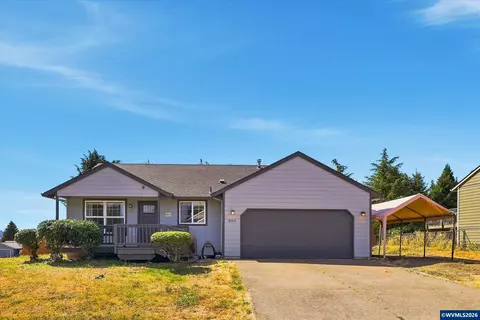 301 NW Denton St, Dallas, OR 97338