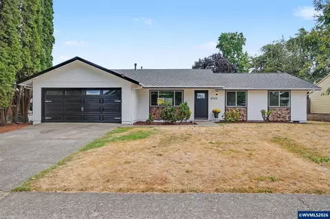4742 Oak Park Dr NE, Salem, OR 97305