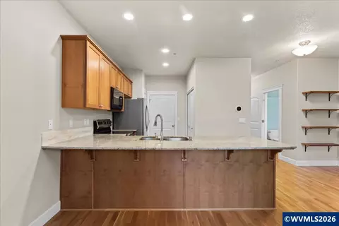 Kitchen - 211 Silver St, Silverton, OR 97381 photo 1 of 3
