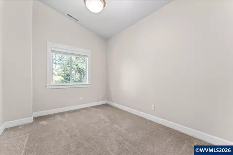 Bedroom - 211 Silver St, Silverton, OR 97381 photo 1 of 4