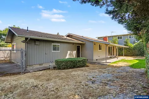 163 College St NW, Monmouth, OR 97361