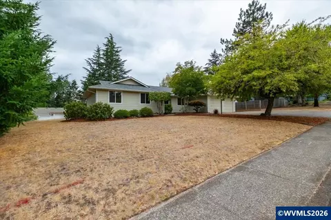 1223 SW Bridlewood Dr, Dallas, OR 97338