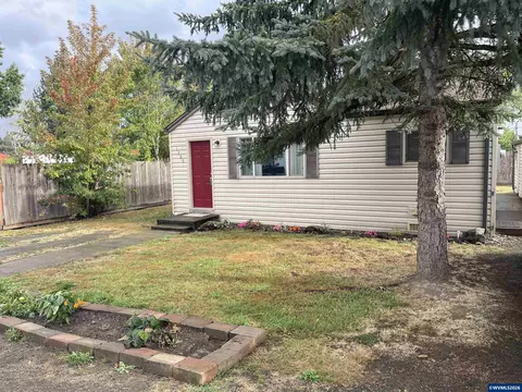 1309 Price Ln E, Monmouth, OR 97361