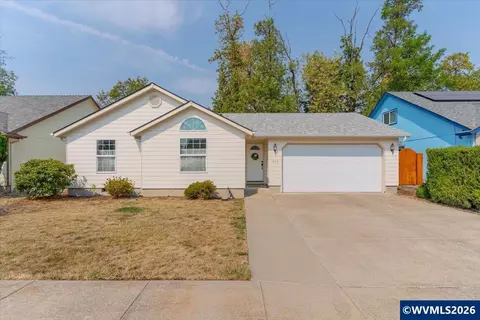 1859 Plateau St NE, Salem, OR 97305