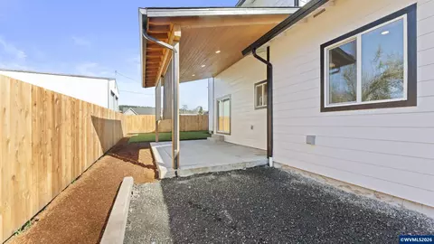 Exterior - 141 NE D St, Willamina, OR 97396 photo 2 of 5