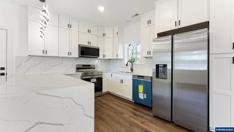 Kitchen - 141 NE D St, Willamina, OR 97396 photo 2 of 5