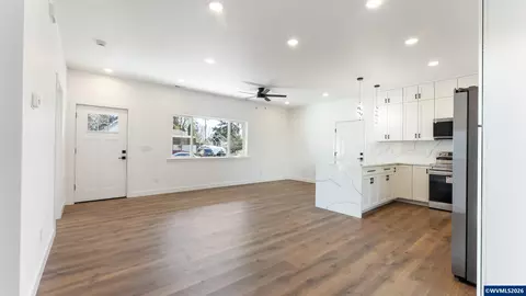 Living - 141 NE D St, Willamina, OR 97396 photo 5 of 7