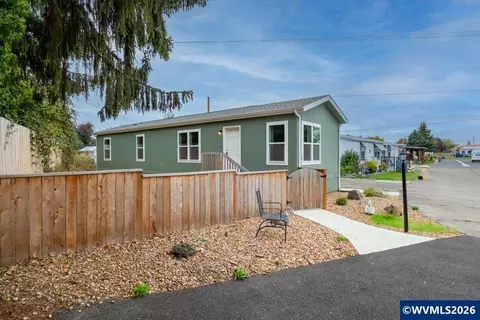 204 Cascade Dr #24, Lebanon, OR 97355