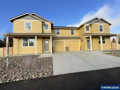196 SE 198 Se Lacreole Dr, Dallas, OR 97338