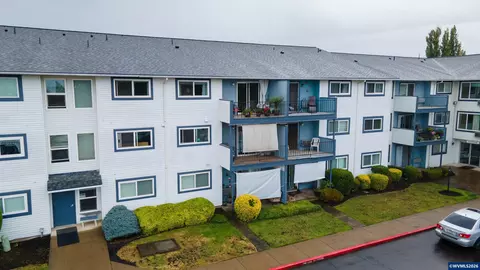 950 Evergreen Apt 207 Rd, Woodburn, OR 97071
