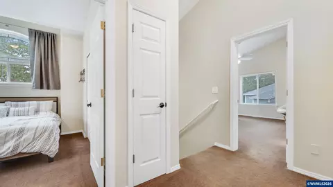 Entry Way - 18283 Davis St, Sandy, OR 97055 photo 3 of 4