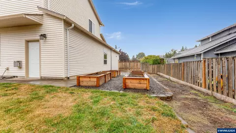 Exterior - 18283 Davis St, Sandy, OR 97055 photo 7 of 7