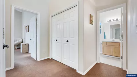 Entry Way - 18283 Davis St, Sandy, OR 97055 photo 4 of 4