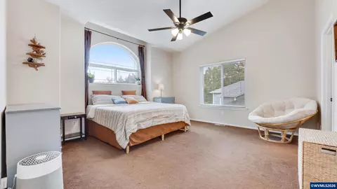 Bedroom - 18283 Davis St, Sandy, OR 97055 photo 1 of 5